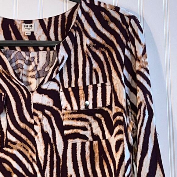 UNIQ Tribal Animal Print Blouse With V-Neck And Long Sleeve Size M - Picture 5 of 11